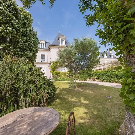 Les Hirondelles - Avec Jardin Front De *